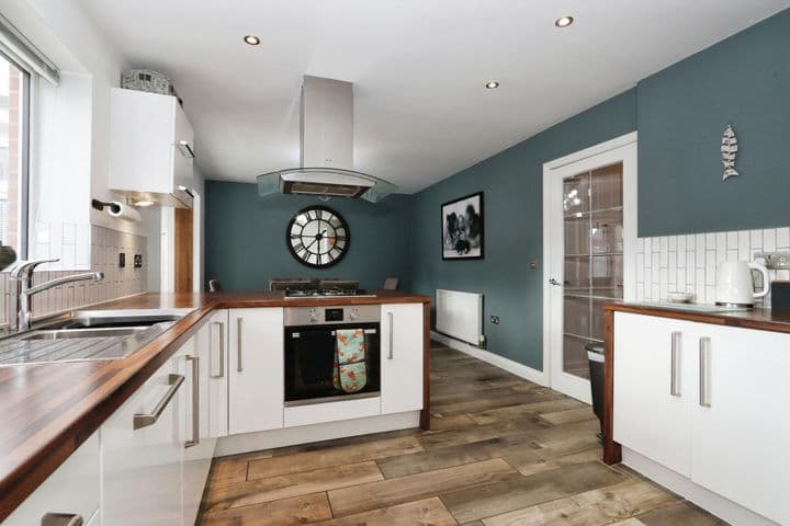 4 bedrooms house for sale in Wakefield, United Kingdom - Image 7