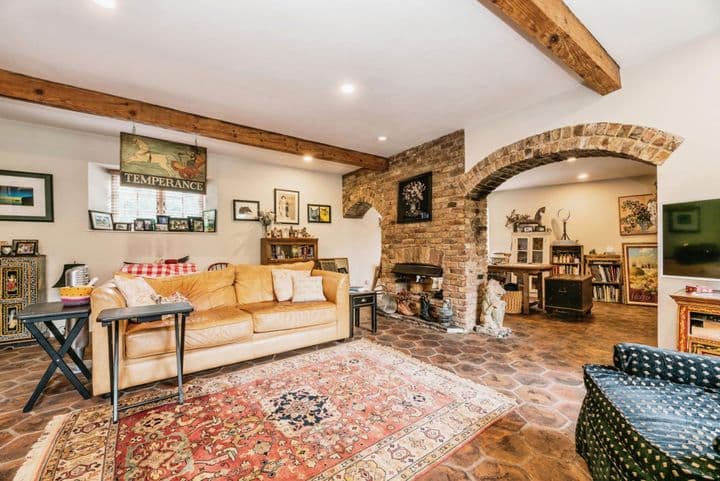 2 bedrooms house for sale in Kingston Upon Thames, United Kingdom - Image 5