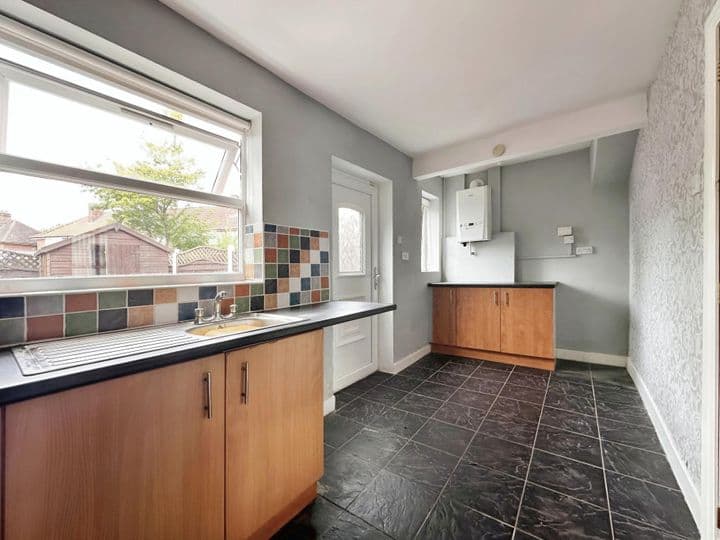 3 bedrooms house for sale in Leeds, United Kingdom - Image 3