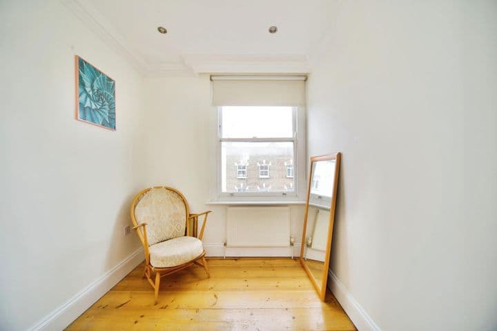 2 bedrooms apartment for sale in London, United Kingdom - Image 8