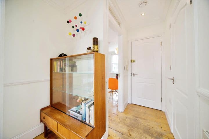 2 bedrooms apartment for sale in London, United Kingdom - Image 12