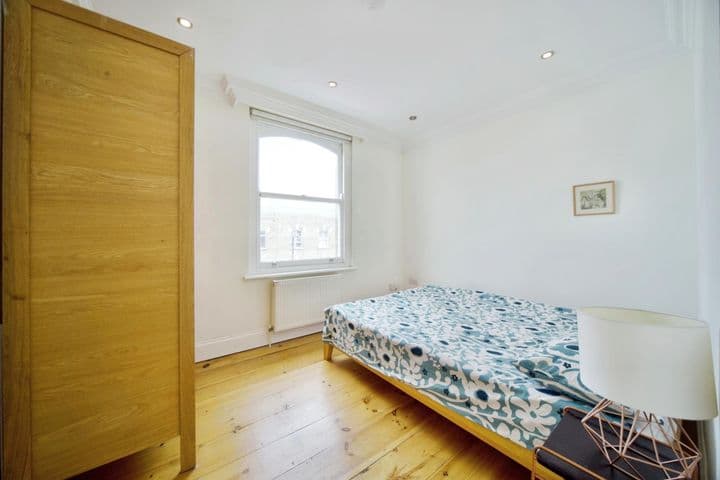 2 bedrooms apartment for sale in London, United Kingdom - Image 7