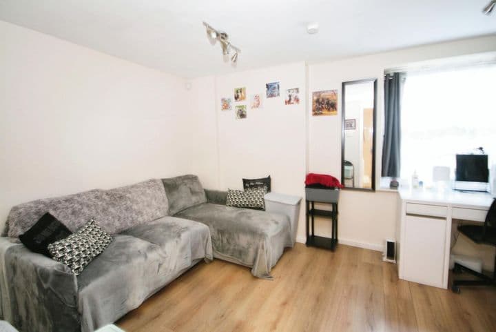 1 bedroom apartment for sale in Maidstone, United Kingdom - Image 4