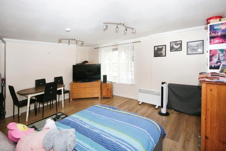 1 bedroom apartment for sale in Maidstone, United Kingdom - Image 5