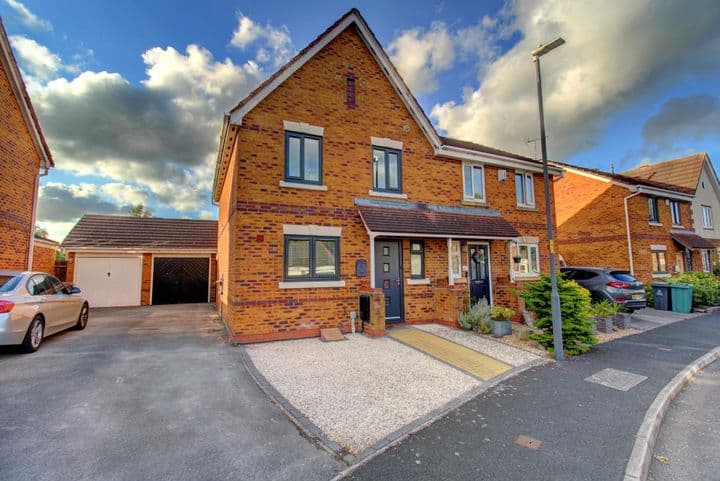 3 bedrooms house for sale in Walsall, United Kingdom - Image 2