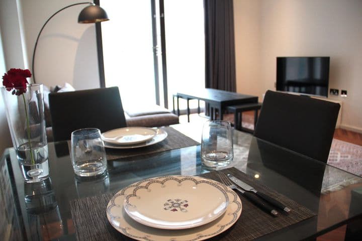 1 bedroom apartment for sale in London, United Kingdom - Image 8