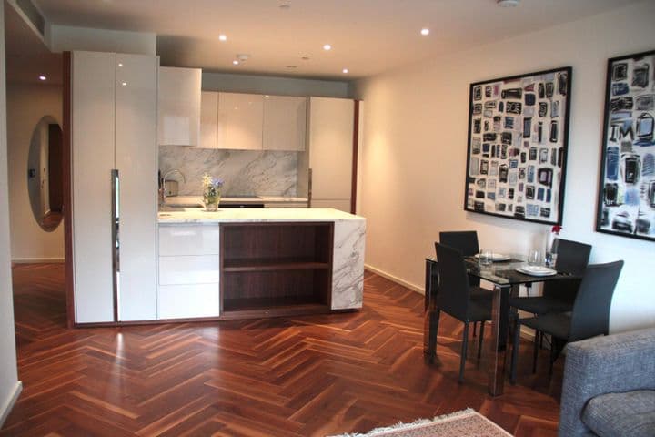 1 bedroom apartment for sale in London, United Kingdom - Image 3