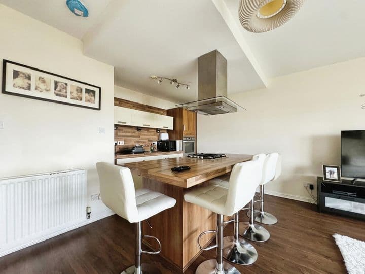 2 bedrooms apartment for sale in Renfrewshire, United Kingdom - Image 5