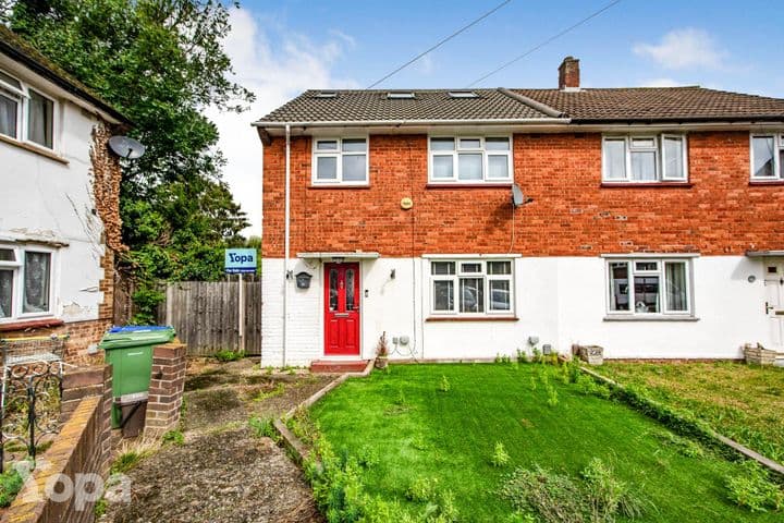 3 bedrooms house for sale in Wellingborough, United Kingdom - Image 2