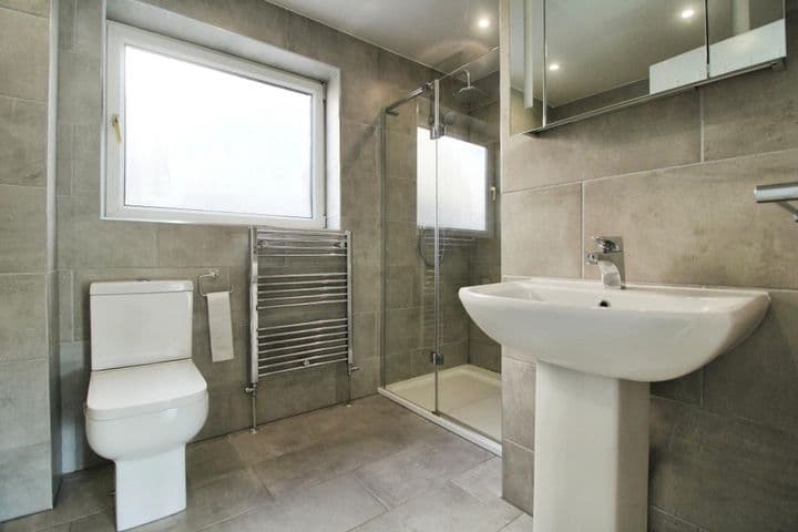 4 bedrooms house for sale in Wakefield, United Kingdom - Image 11