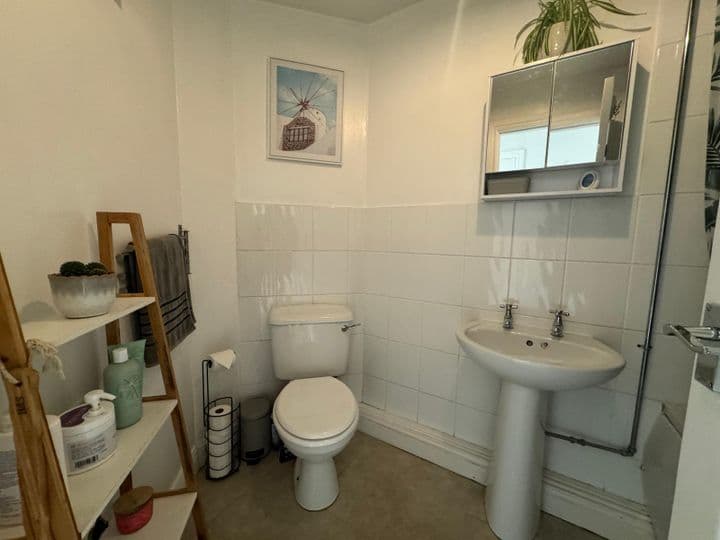 2 bedrooms apartment for sale in Chester, United Kingdom - Image 10