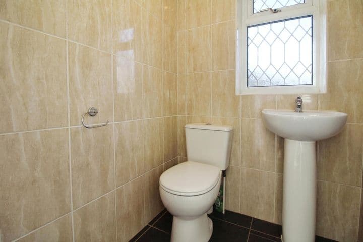 4 bedrooms house for sale in Wakefield, United Kingdom - Image 10