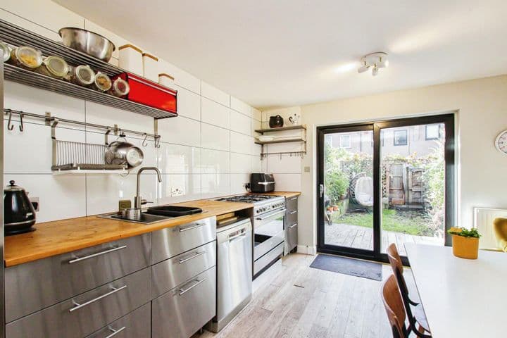 3 bedrooms house for sale in London, United Kingdom - Image 5