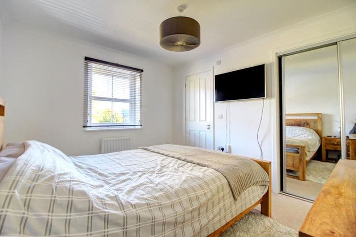 3 bedrooms house for sale in Hook, United Kingdom - Image 10