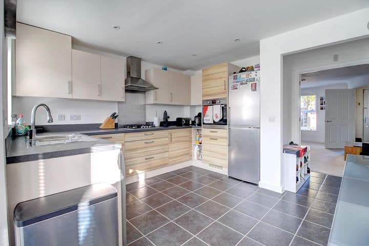 3 bedrooms house for sale in Hook, United Kingdom - Image 5