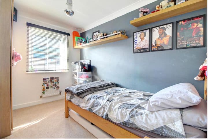 3 bedrooms house for sale in Hook, United Kingdom - Image 12