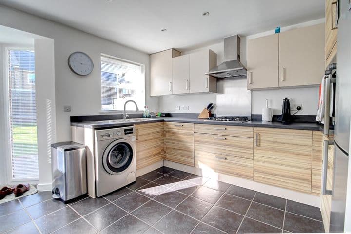 3 bedrooms house for sale in Hook, United Kingdom - Image 4