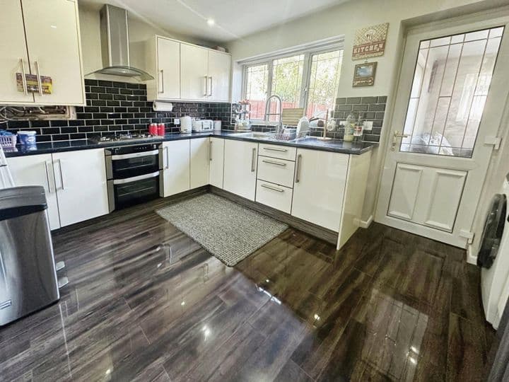 5 bedrooms house for sale in Wolverhampton, United Kingdom - Image 3