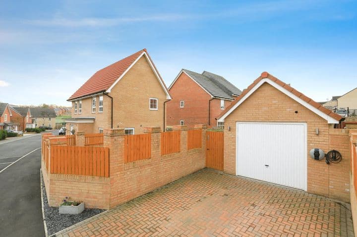 3 bedrooms house for sale in Leeds, United Kingdom - Image 2