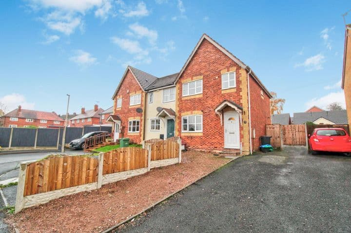 3 bedrooms house for sale in Dudley, United Kingdom - Image 2