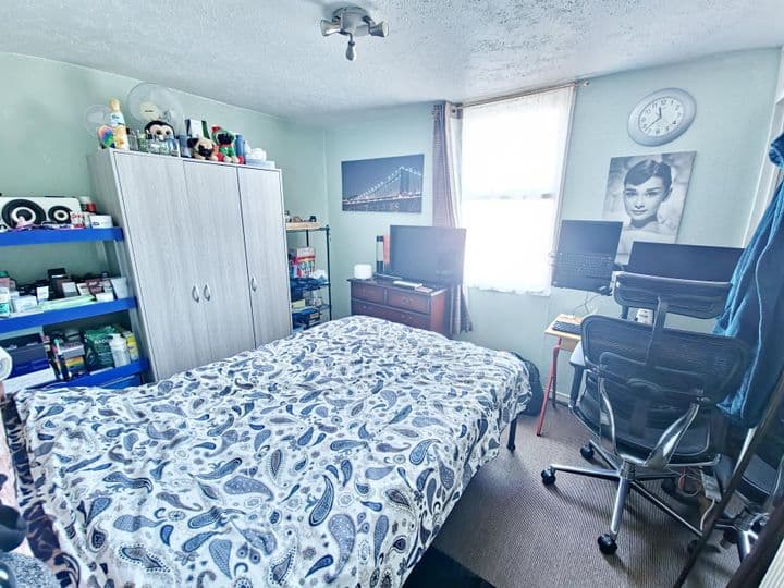 3 bedrooms house for sale in Northampton, United Kingdom - Image 10