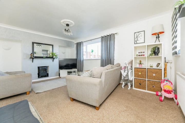 3 bedrooms house for sale in Barnsley, United Kingdom - Image 3