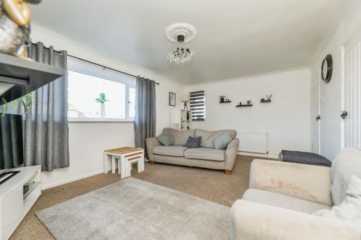 3 bedrooms house for sale in Barnsley, United Kingdom - Image 4