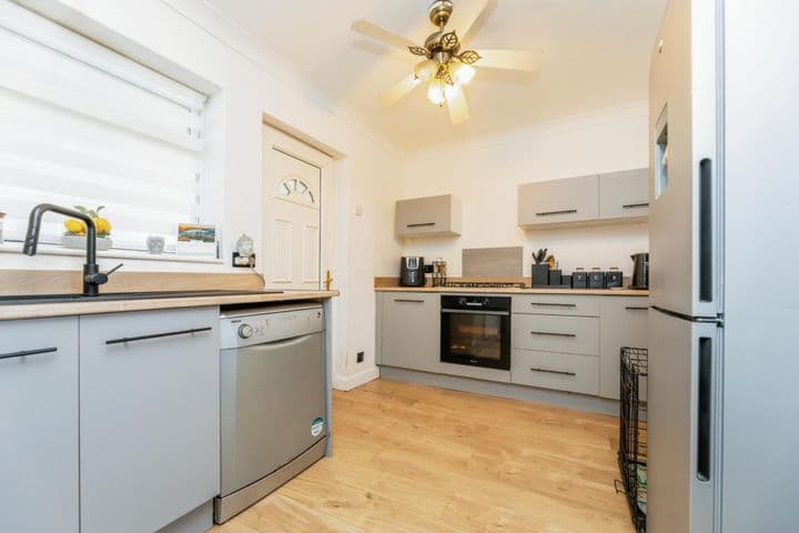 3 bedrooms house for sale in Barnsley, United Kingdom - Image 5