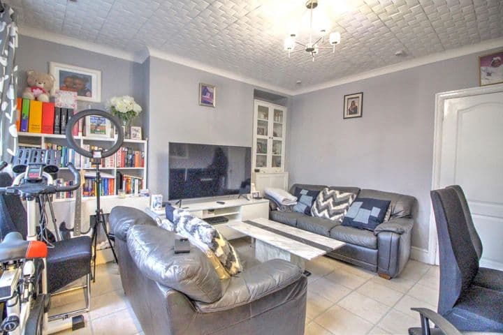 3 bedrooms house for sale in Newcastle Upon Tyne, United Kingdom - Image 3