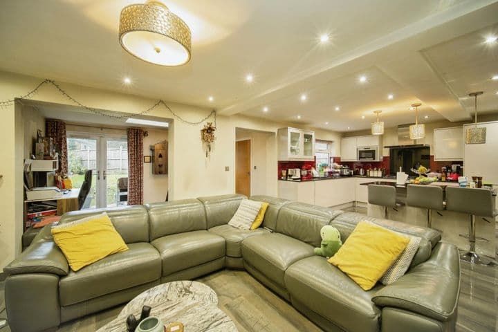 3 bedrooms house for sale in Bracknell, United Kingdom - Image 7