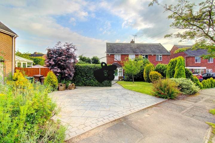 3 bedrooms house for sale in Cannock, United Kingdom - Image 2