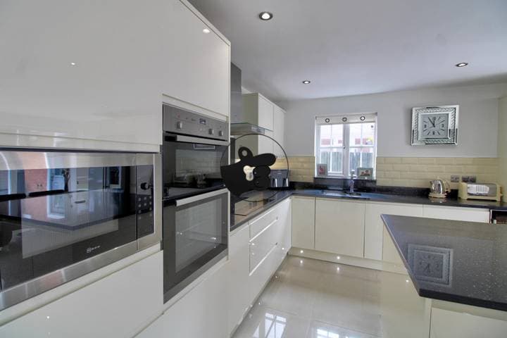 4 bedrooms house for sale in Blackwood, United Kingdom - Image 6