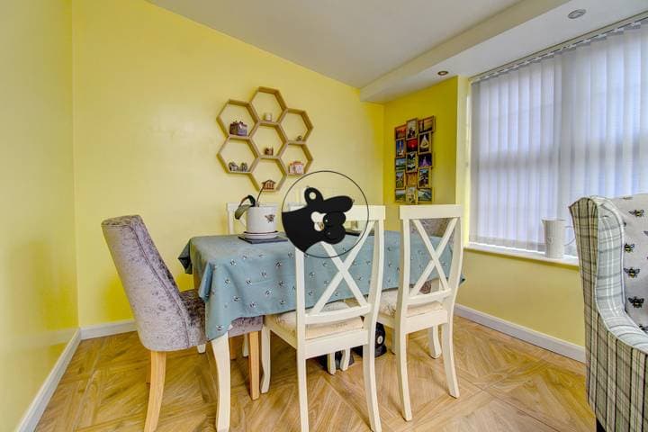 3 bedrooms house for sale in Cannock, United Kingdom - Image 8