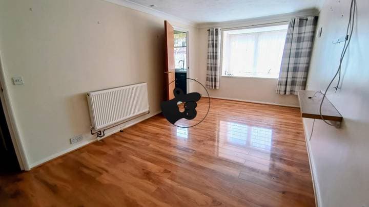 1 bedroom house for sale in Romford, United Kingdom - Image 3