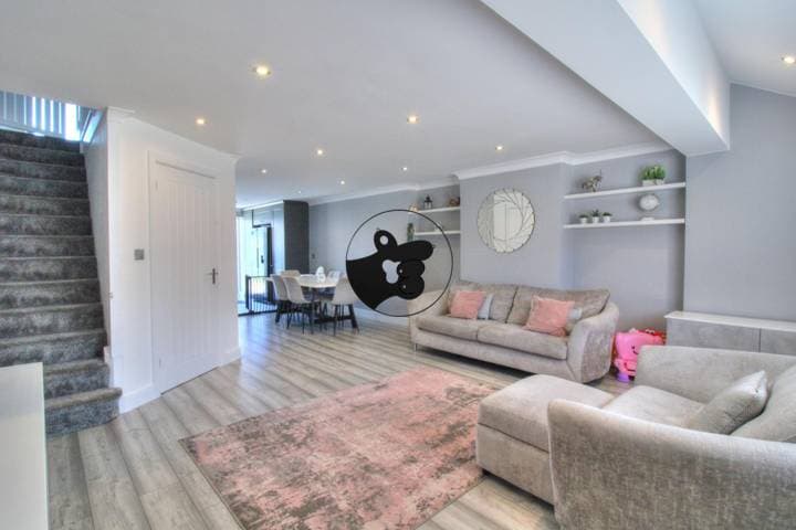 5 bedrooms house for sale in Stanford-Le-Hope, United Kingdom - Image 3