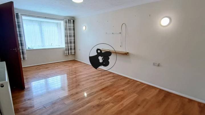 1 bedroom house for sale in Romford, United Kingdom - Image 7