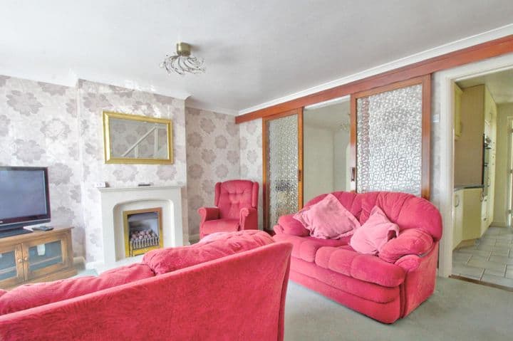 4 bedrooms house for sale in Luton, United Kingdom - Image 3