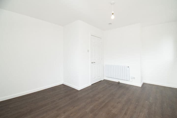 2 bedrooms apartment for sale in Forfar, United Kingdom - Image 10