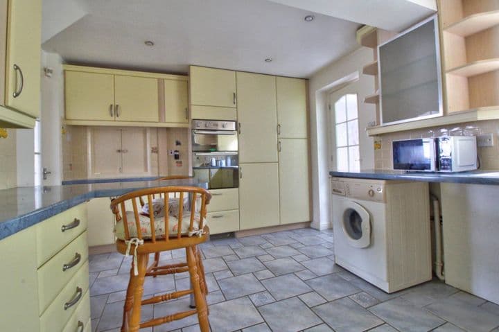 4 bedrooms house for sale in Luton, United Kingdom - Image 5