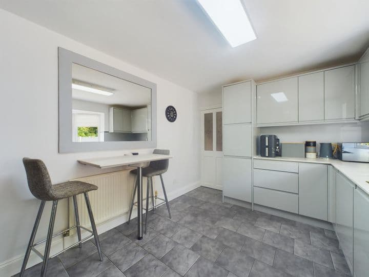 3 bedrooms house for sale in Southend-On-Sea, United Kingdom - Image 6