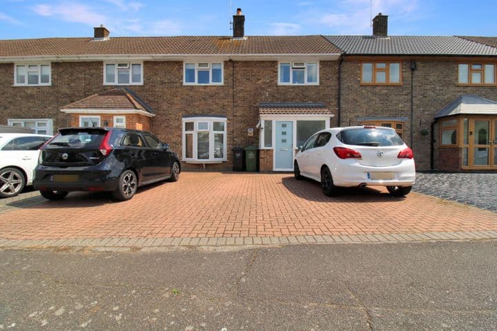 3 bedrooms house for sale in Basildon, United Kingdom - Image 2