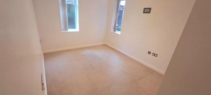 2 bedrooms apartment for sale in Cardiff, United Kingdom - Image 9