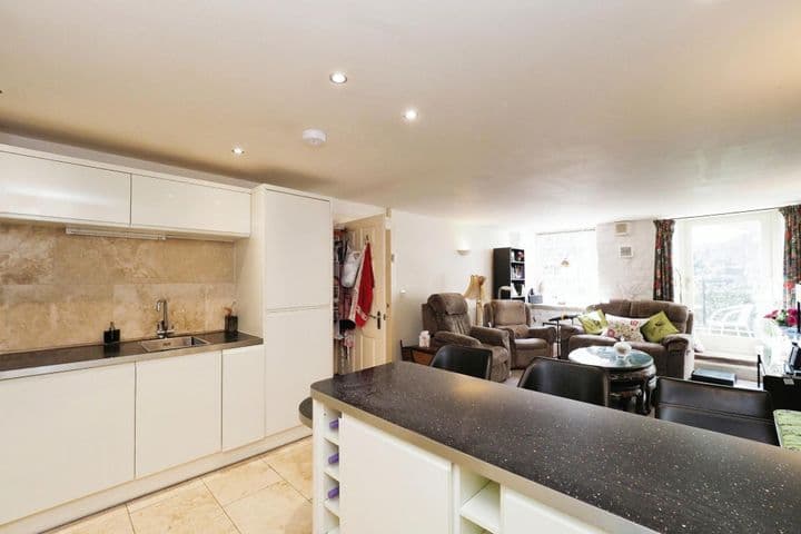 2 bedrooms apartment for sale in Matlock, United Kingdom - Image 3