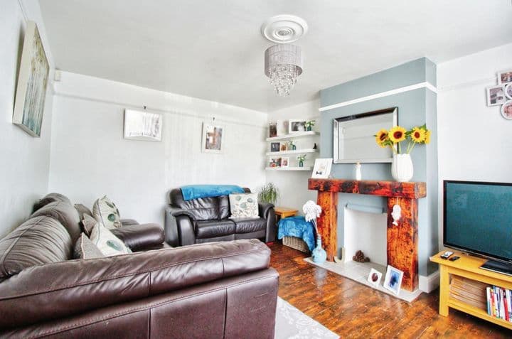 2 bedrooms house for sale in Upminster, United Kingdom - Image 9