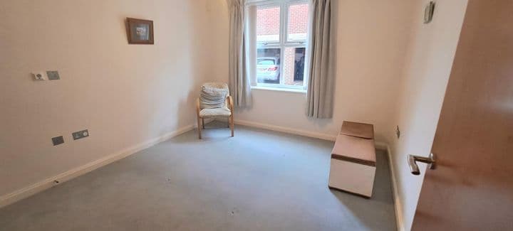 2 bedrooms apartment for sale in Cardiff, United Kingdom - Image 8