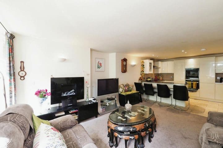 2 bedrooms apartment for sale in Matlock, United Kingdom - Image 2