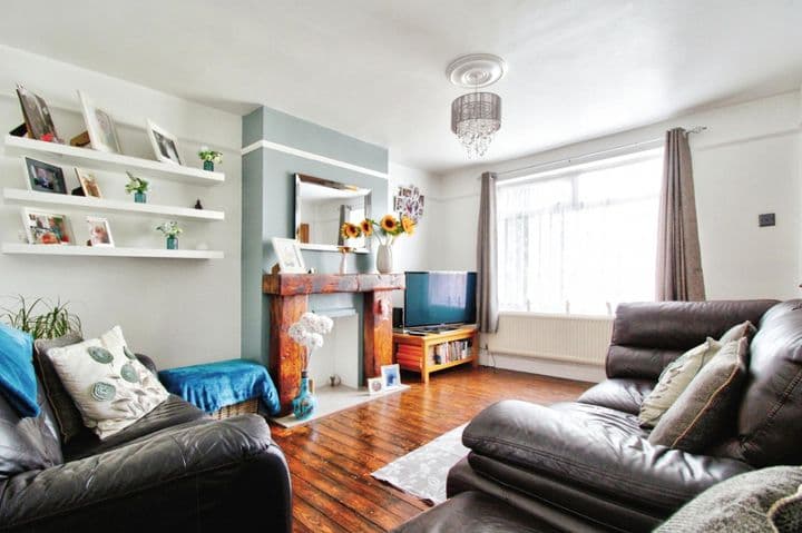 2 bedrooms house for sale in Upminster, United Kingdom - Image 3