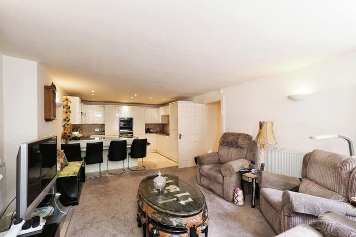 2 bedrooms apartment for sale in Matlock, United Kingdom - Image 8