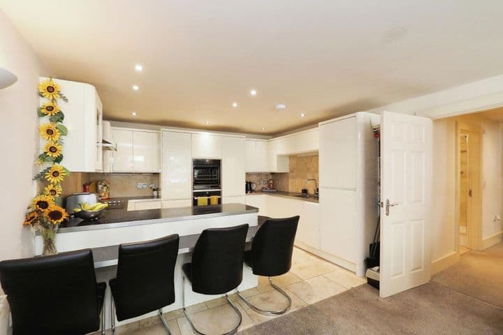 2 bedrooms apartment for sale in Matlock, United Kingdom - Image 5