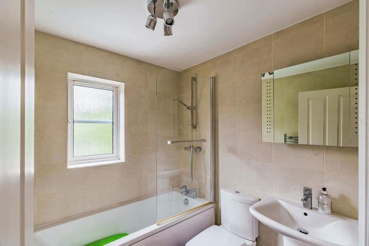 5 bedrooms house for sale in Crawley, United Kingdom - Image 10